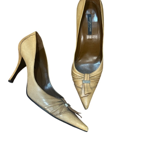 Sergio Rossi Made in Italy Leather Heels Sz 41 | Beige Pointed Toe - Picture 2 of 8